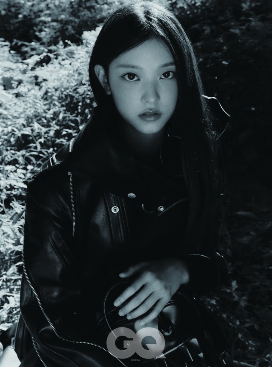 NewJeans unveils group pictorial with dreamy charm... sensual style look