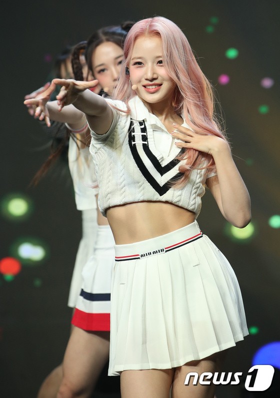 LIMELIGHT, hot debut stage