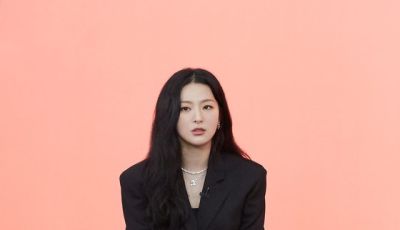 "Tears to cheer for Red Velvet" 'All-rounder' Seulgi, first solo with all effort and worries