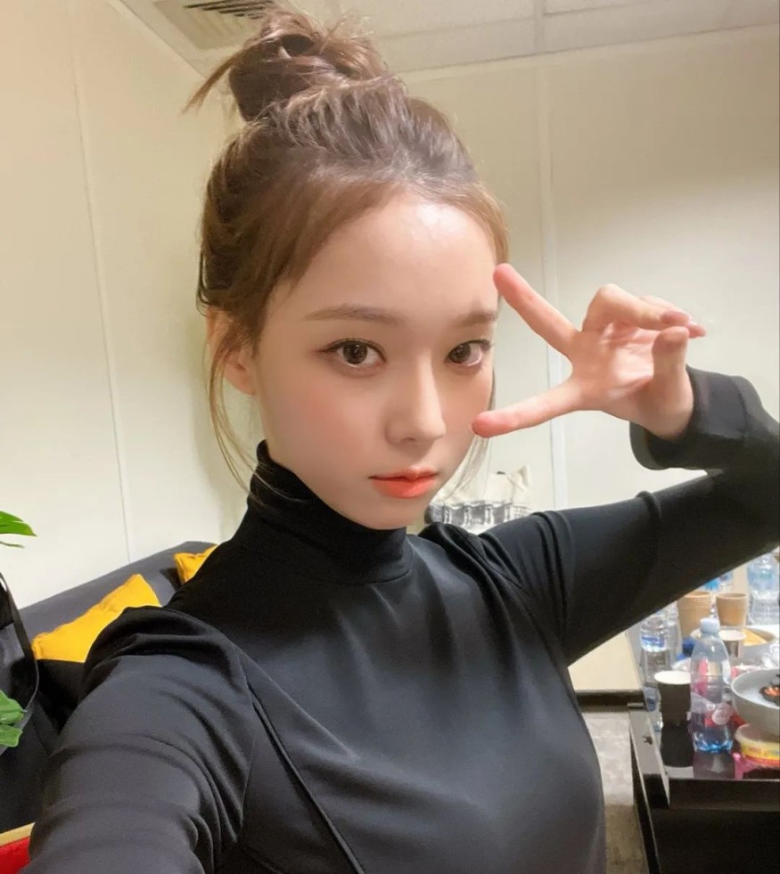 Aespa Winter dresses up in a black dress… "There is no goddess"