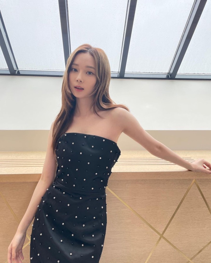 Aespa Winter dresses up in a black dress… "There is no goddess"