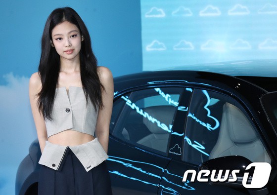 Porsche Taycan 4S Jennie joins the design