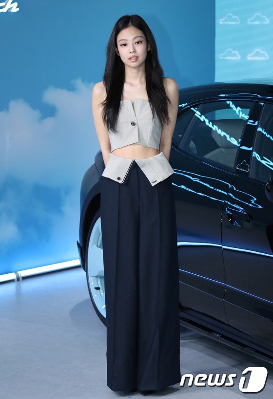 Porsche Taycan 4S Jennie joins the design