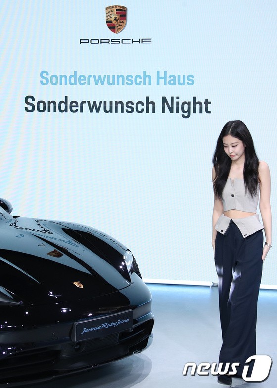 Porsche Taycan 4S Jennie joins the design