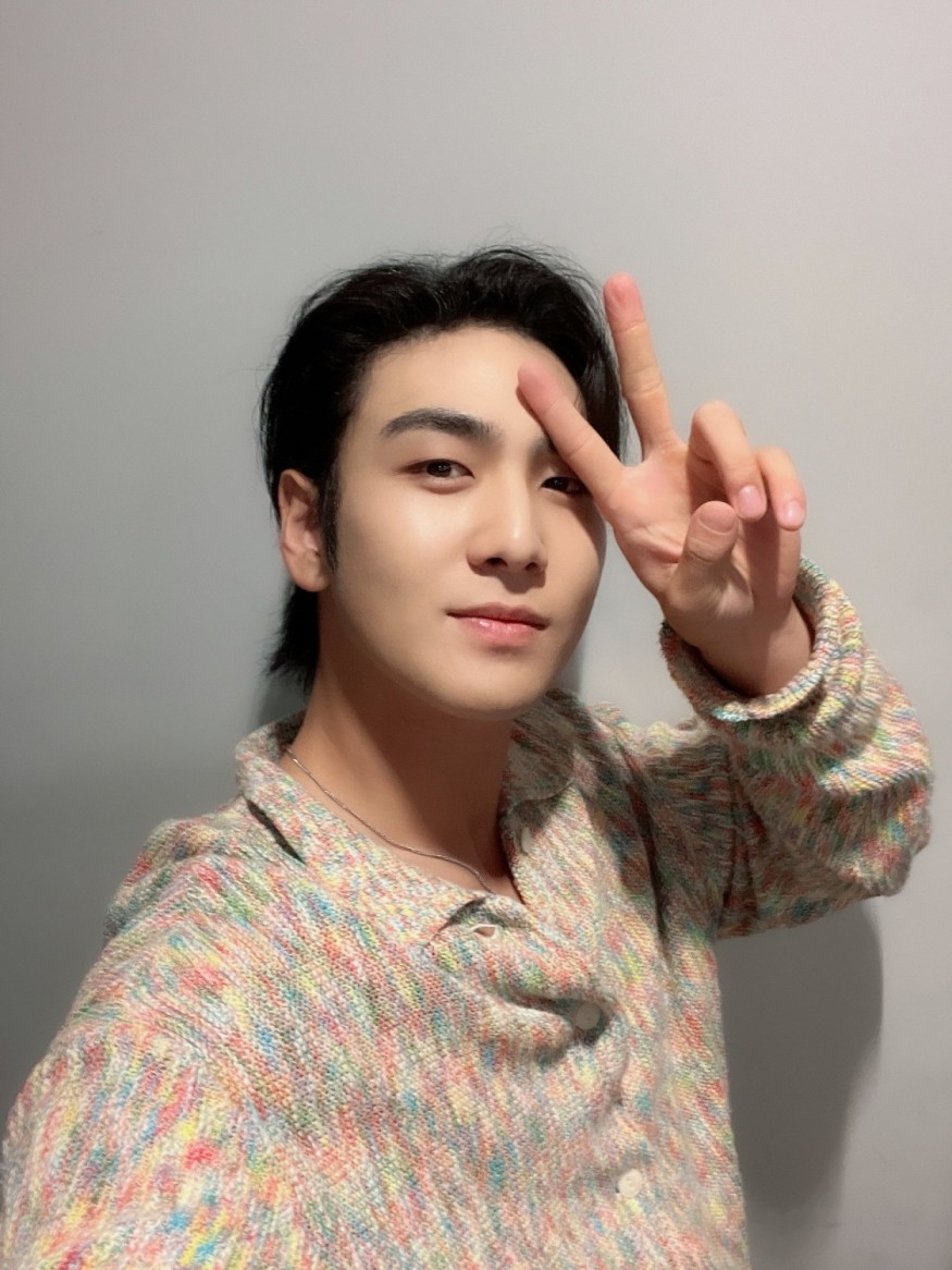'Solo Debut' Baekho, sexy charm maximized with 'No Rules'