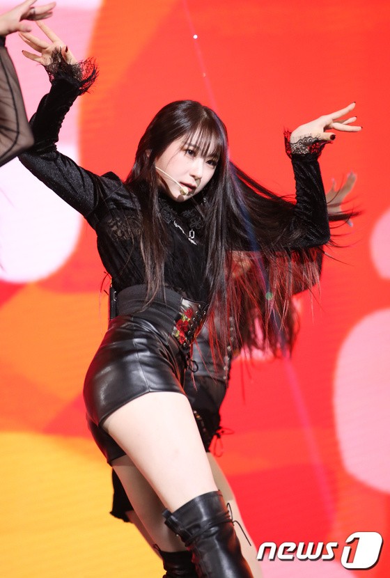 Lee Chae-yeon to debut solo in 4 years
