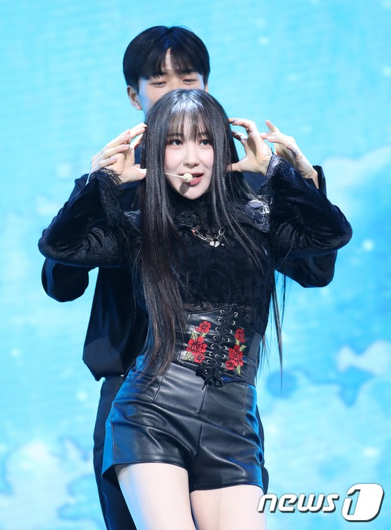 Lee Chae-yeon to debut solo in 4 years