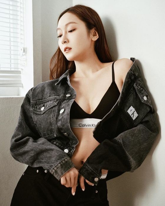 Jessica Jung, bold underwear pictorial… Fat-free abs