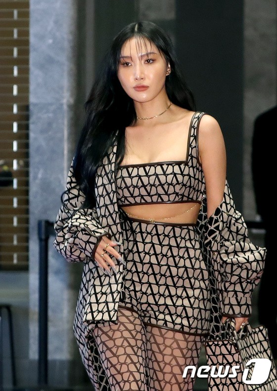 Hwasa, Charisma Runway