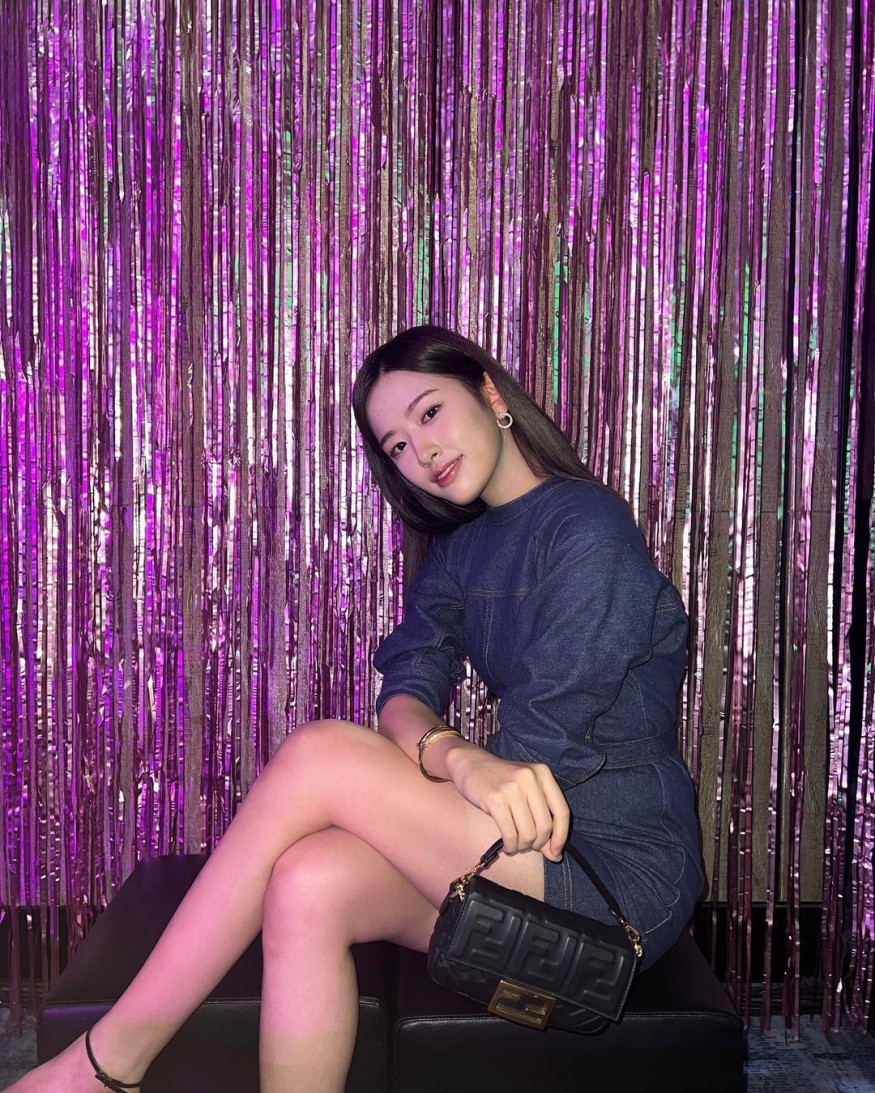 Yujin is renewing Liz every day.. Perfect luxury visuals