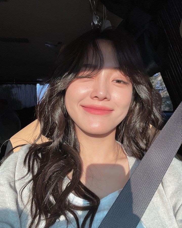 Kim Sejeong, were you so glamorous? Boasts a sense of volume with close-fitting clothes