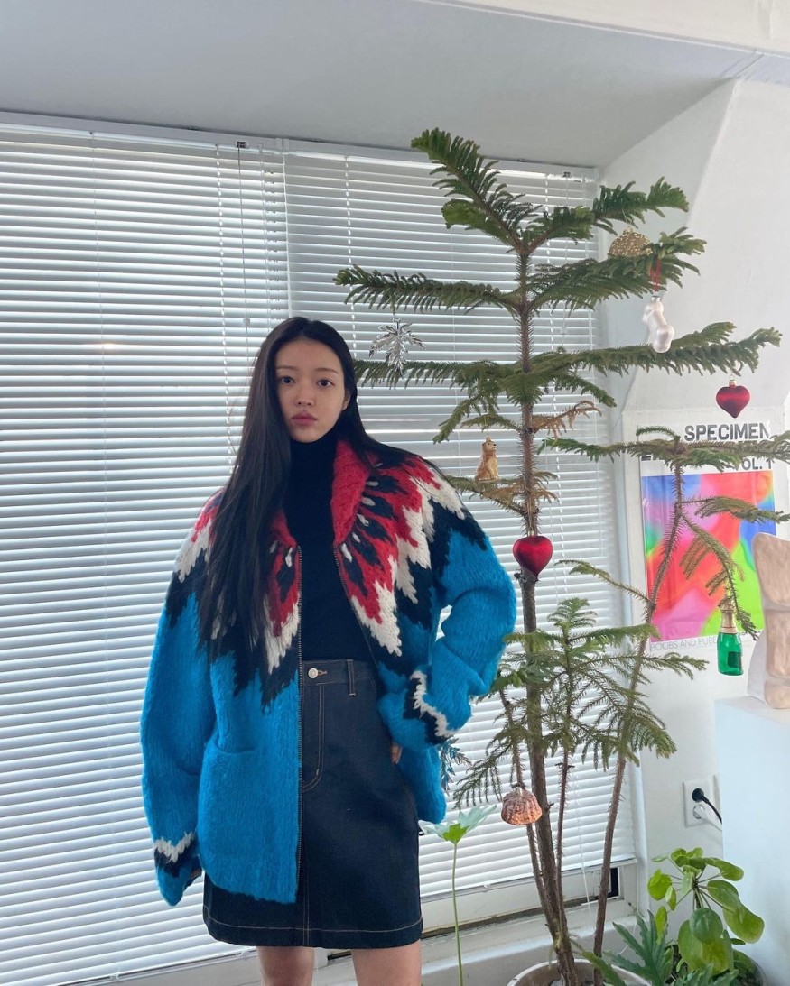 OH MY GIRL YooA, I thought I was a mannequin.. Unrealistic body