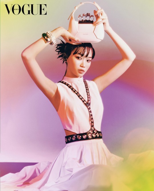 LE SSERAFIM Kim Chae‑won, dreamy visuals