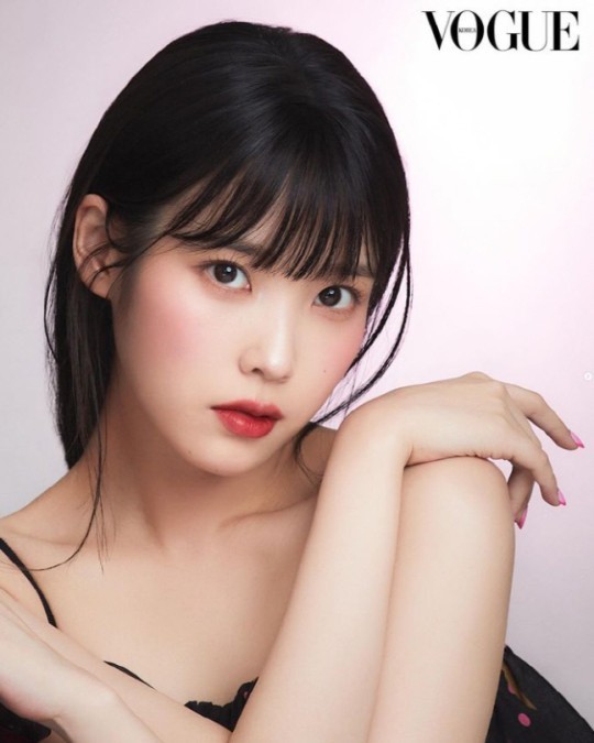 IU, are you a doll? Bling bling fairy beauty