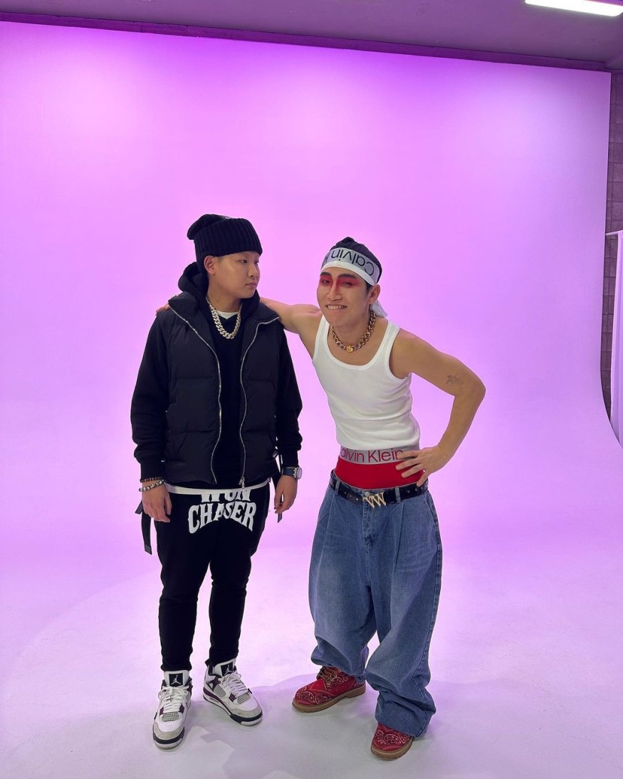 Yoo Se-Yoon, dancers and performance videos... Serious + Comic