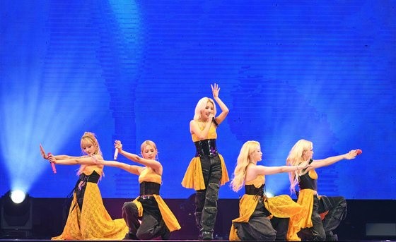 (G)I-DLE appeared on a Taiwanese Lunar New Year special