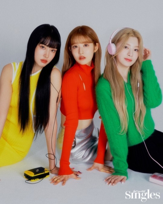 STAYC released a pictorial for 'Singles Korea'.