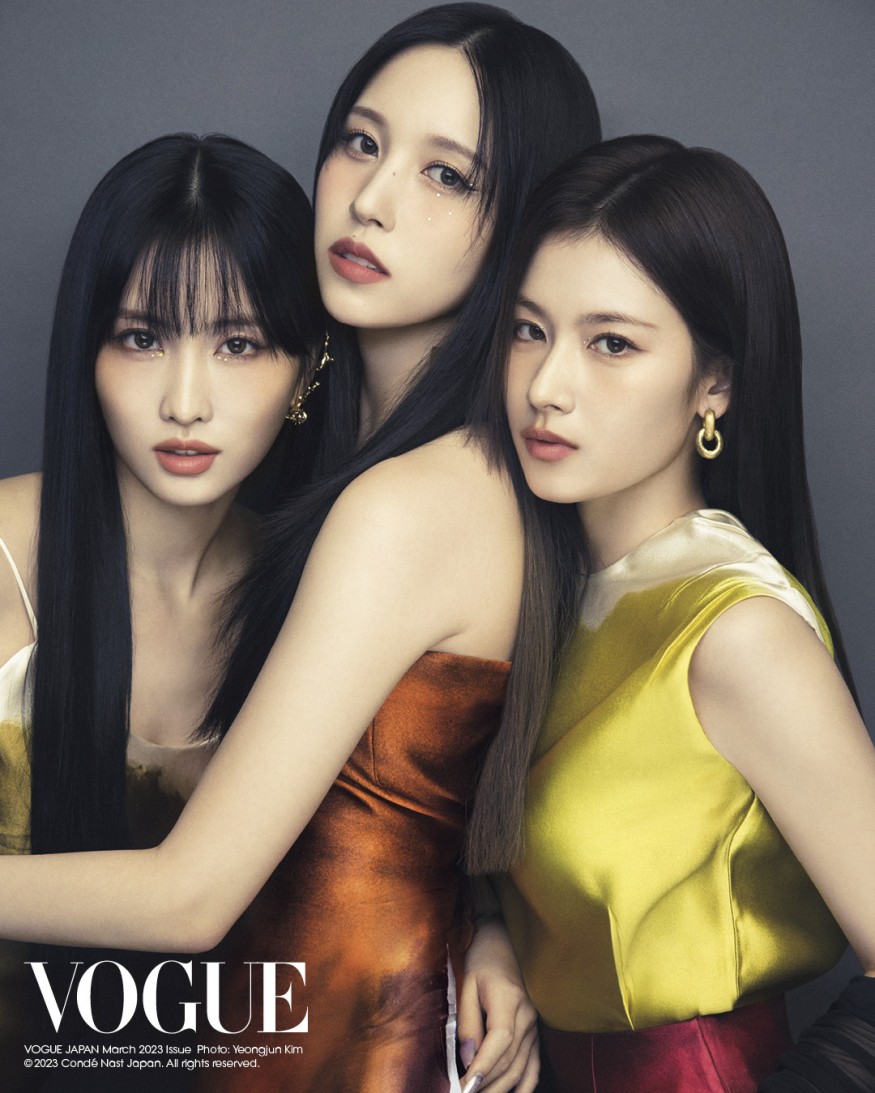 TWICE Sana Momo Mina, beautiful body line.. sexy + chic