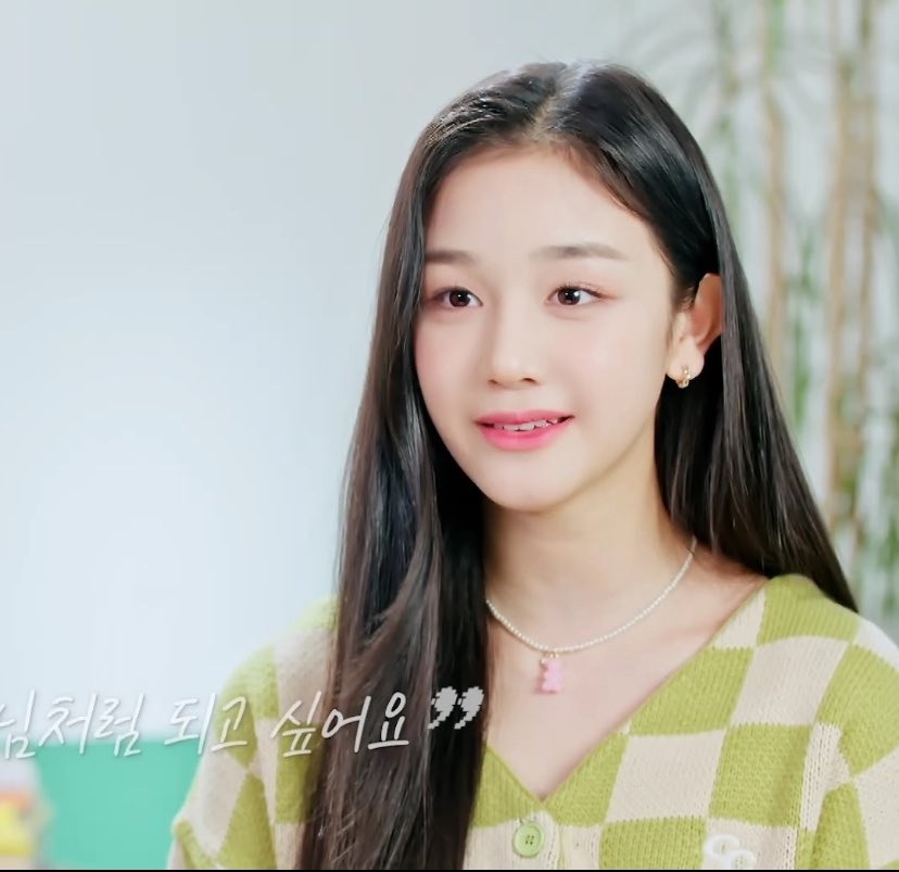 Who is PHARITA, a member of YG BABYMONSTER? "A 17-year-old Thai girl who is more curious about tomorrow"