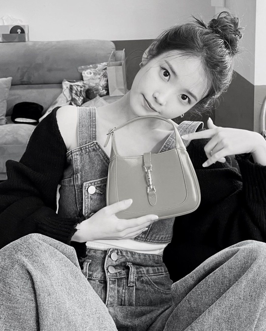 IU, from naked to smoky... "A 20-year-old worried about the direction, sometimes tired"