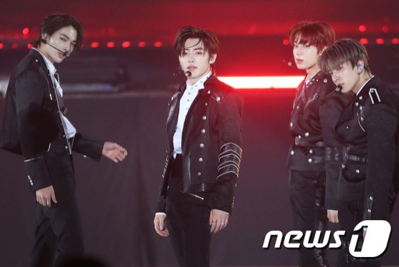ENHYPEN, Hot Performance of the Year Award