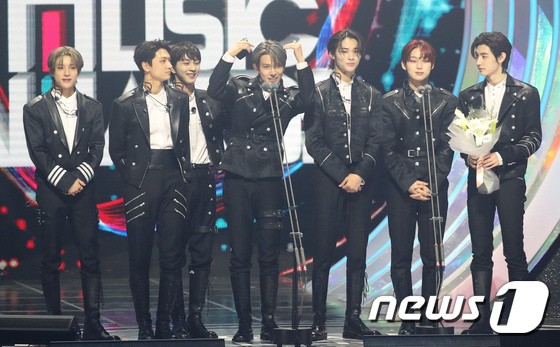 ENHYPEN, Hot Performance of the Year Award