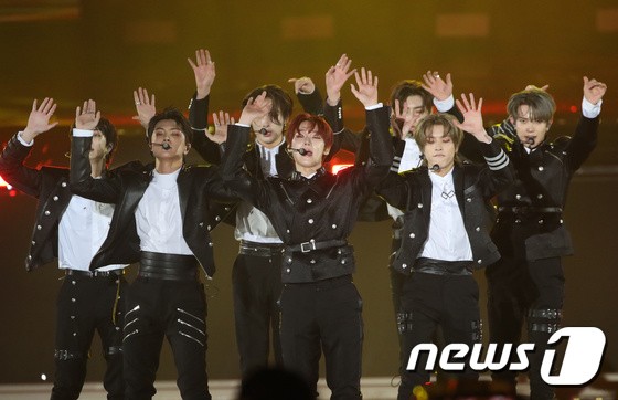 ENHYPEN, Hot Performance of the Year Award