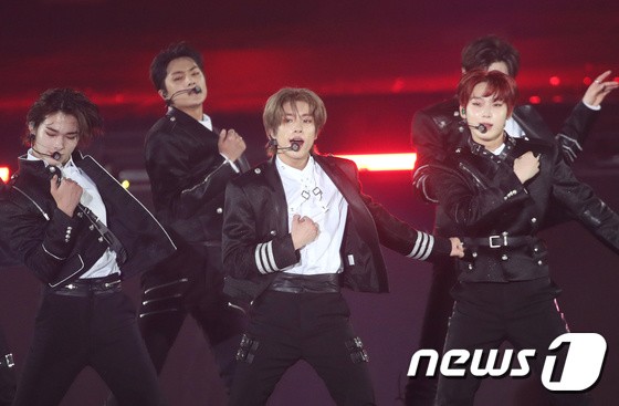 ENHYPEN, Hot Performance of the Year Award