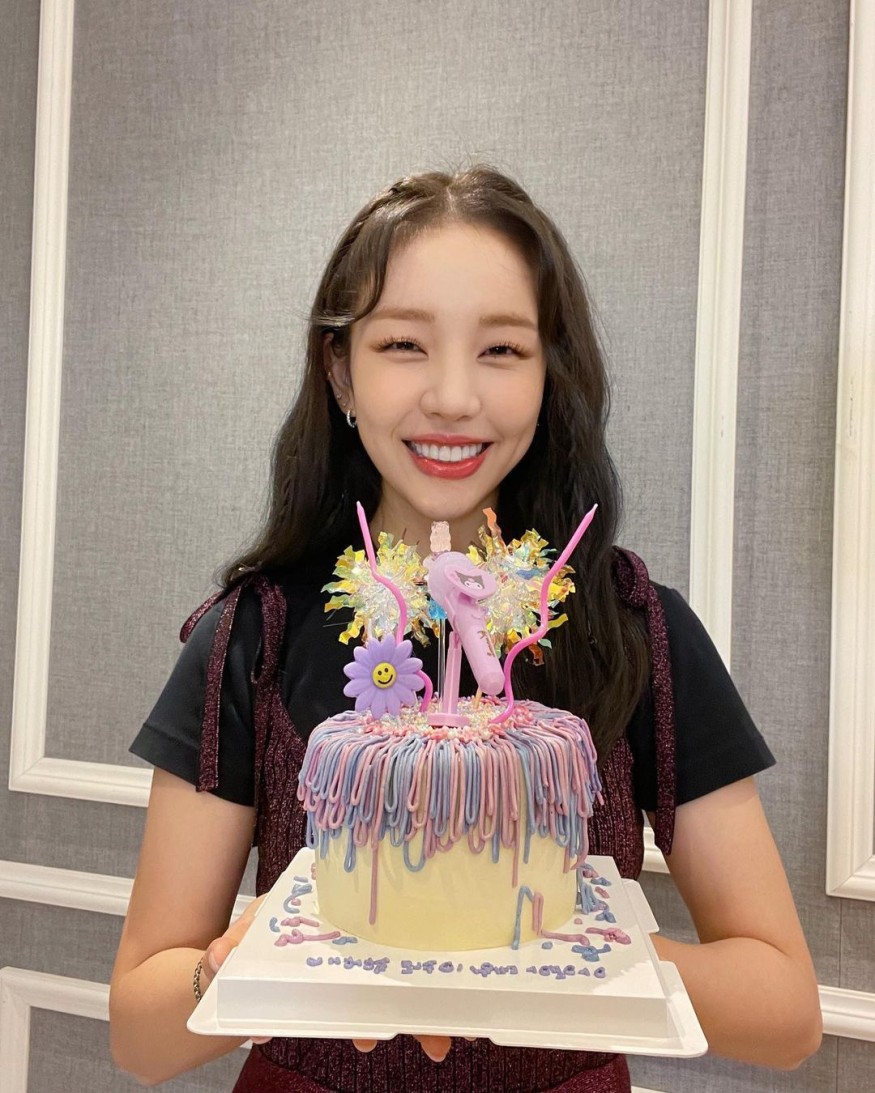 Baek A-yeon announces marriage directly… “Thank you, a new start together”