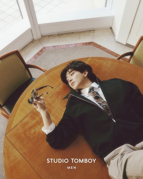 Jannabi Choi Jung-hoon, the standard boyfriend look... Lazy eyes, unique pose