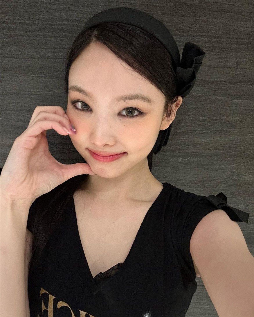 TWICE Nayeon, sleeveless + hot pants… lean body