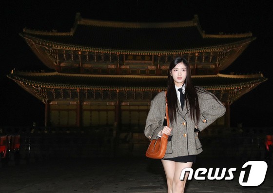 IVE Leeseo, radiates fairy beauty in the palace