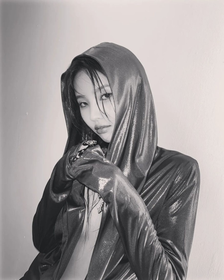 (G)I-DLE Jeon So-yeon, sexy fashion