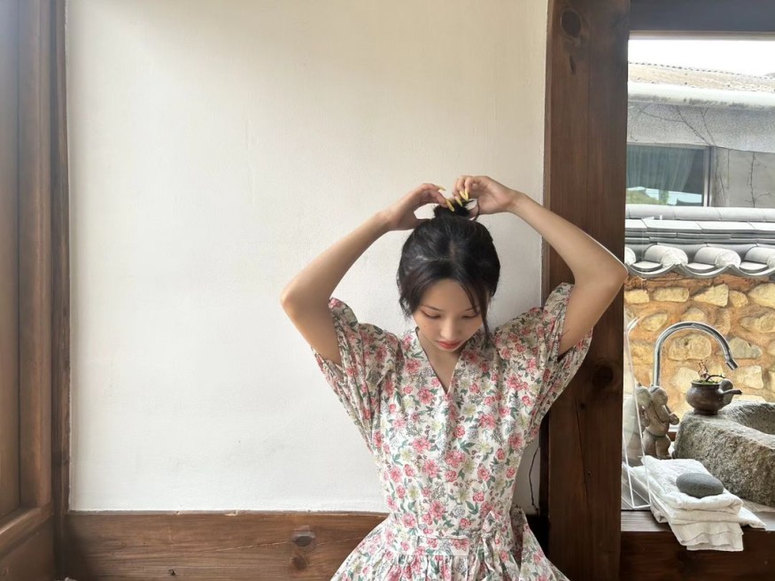 (G)I-DLE Jeon So-yeon, went to the race wearing a floral dress? Reversal of innocence