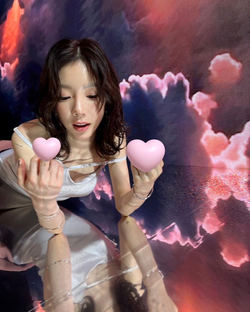 Taeyeon, when did you exercise so hard.. proud of your strong abs