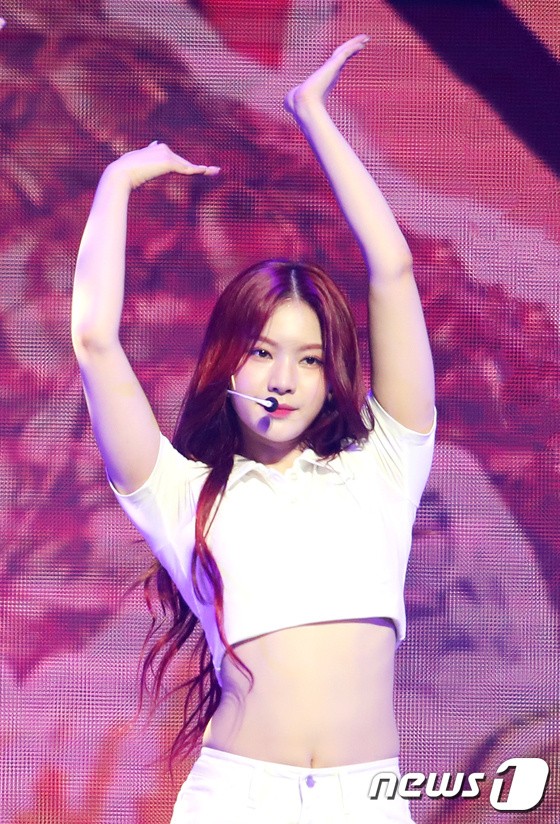 STAYC, lovely sexy girl