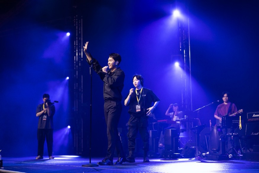 Exclusive Photos From Lee Seung-gi’s “The Dreamer’s Dream - Chapter 2” Soundcheck Party In Singapore