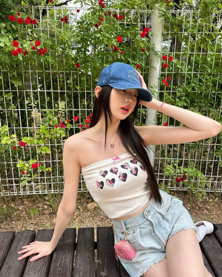Wonyoung, God-given body + summer look.. 'Queen car'