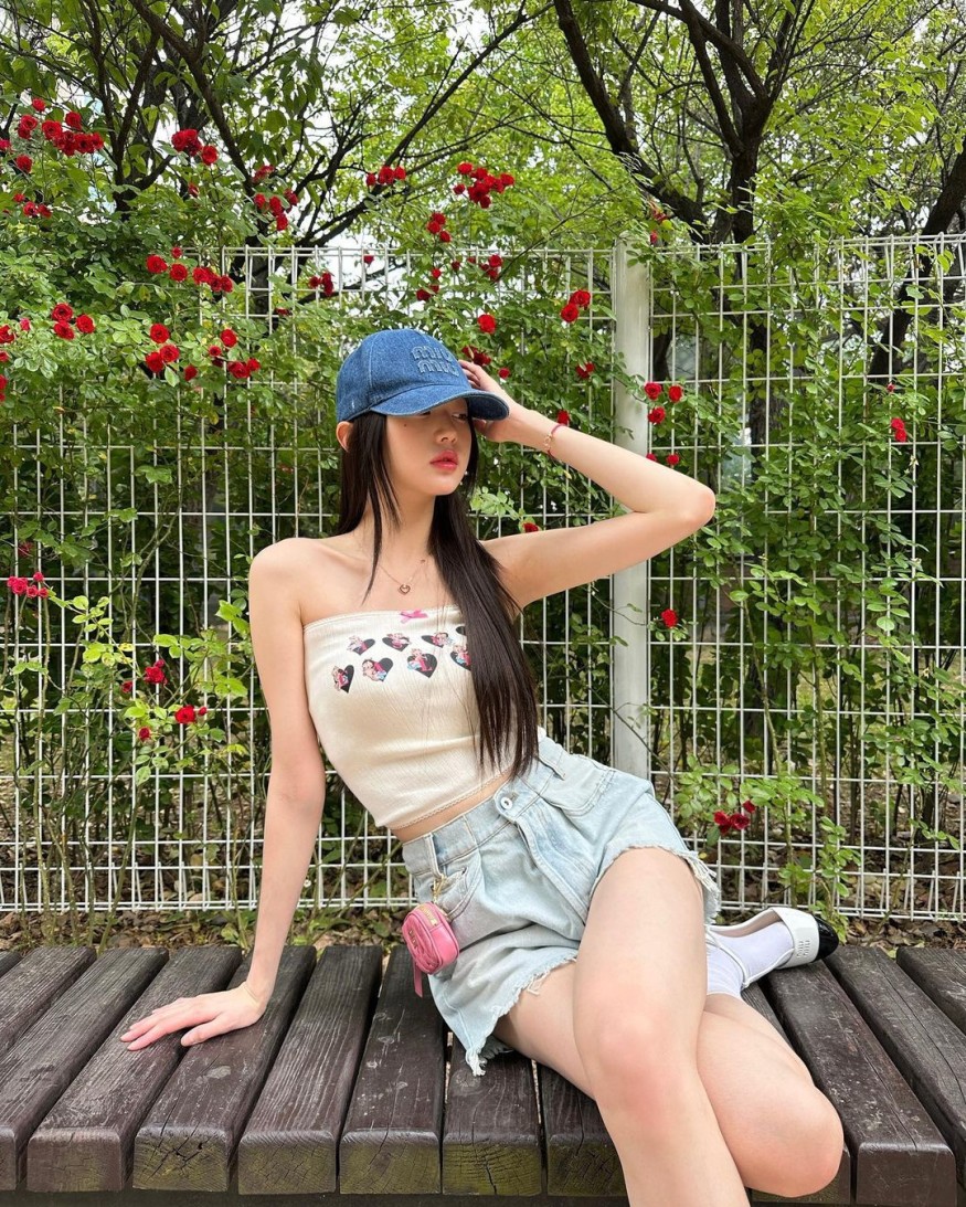 Wonyoung, God-given body + summer look.. 'Queen car'