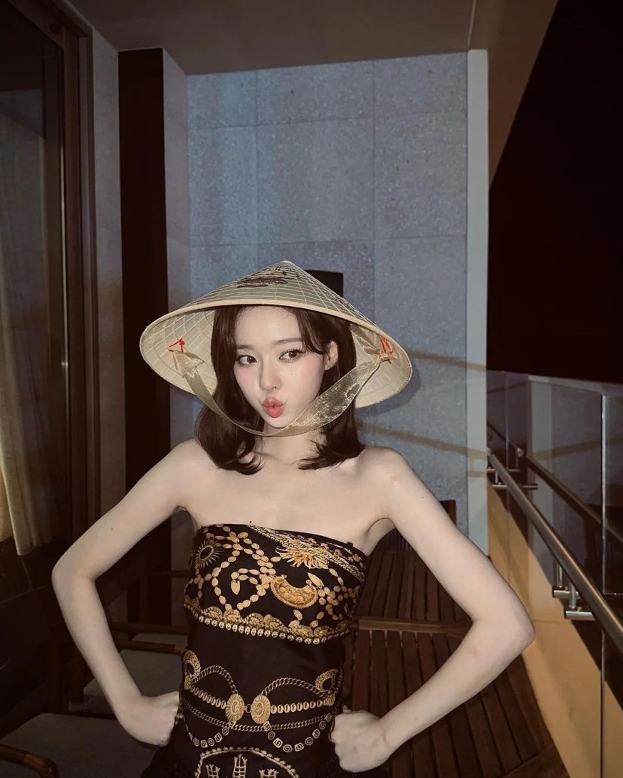 aespa Winter, bold side opening... Exposing sexy beauty with 'WATERBOMB' fashion