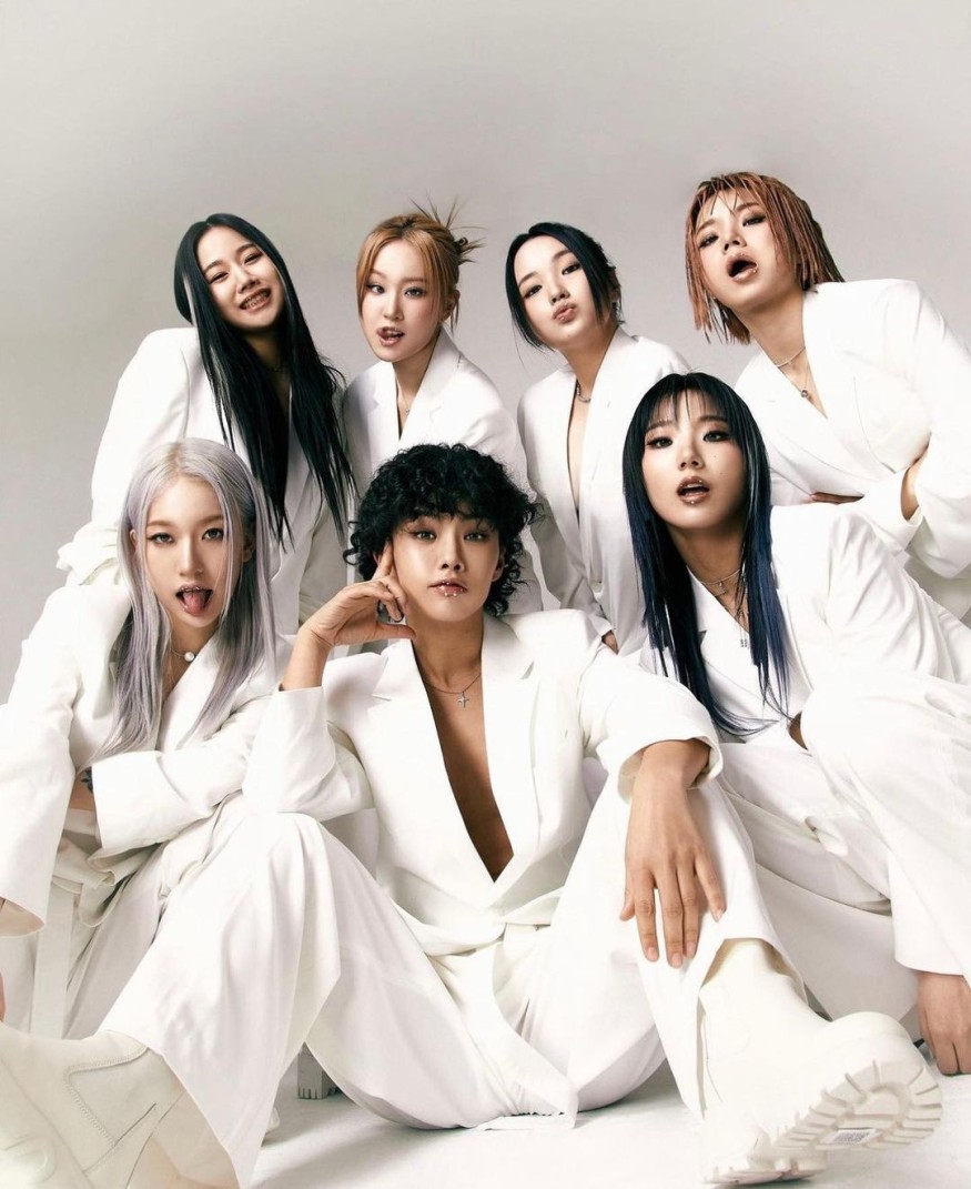 Aiki holds a concert with crew HOOK "Dynamic Performance"