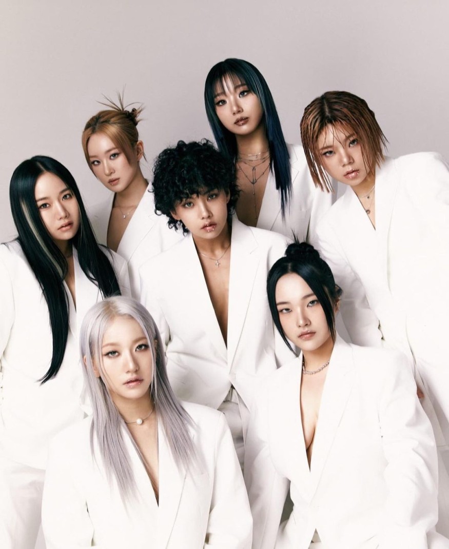 Aiki holds a concert with crew HOOK "Dynamic Performance"
