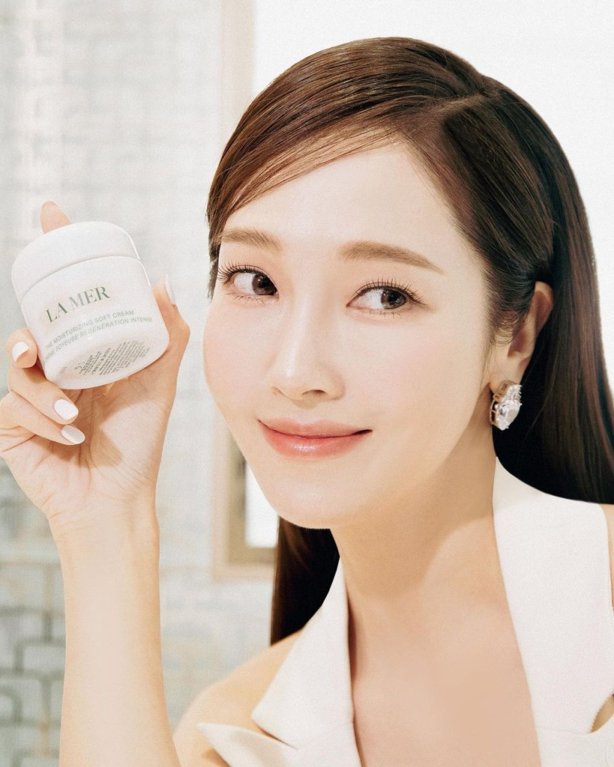 Jessica Jung, a living mannequin... 'Elegant' to subtle exposure