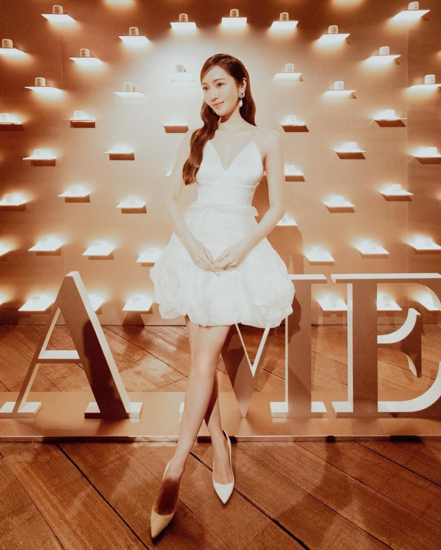 Jessica Jung, a living mannequin... 'Elegant' to subtle exposure