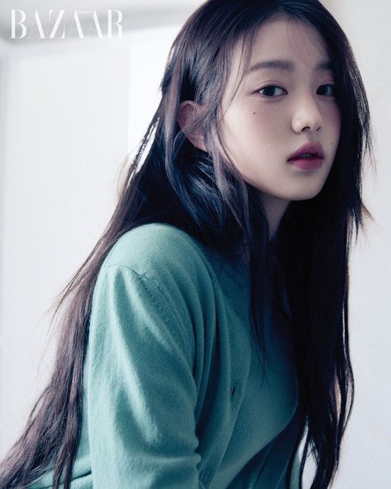 Jang Won-young, showing off her legs with the missing fashion of the bottom... To the neat atmosphere