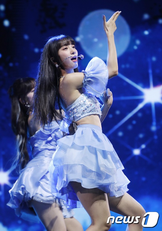 OH MY GIRL, Summer Queen is back