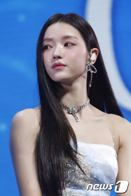 OH MY GIRL, Summer Queen is back