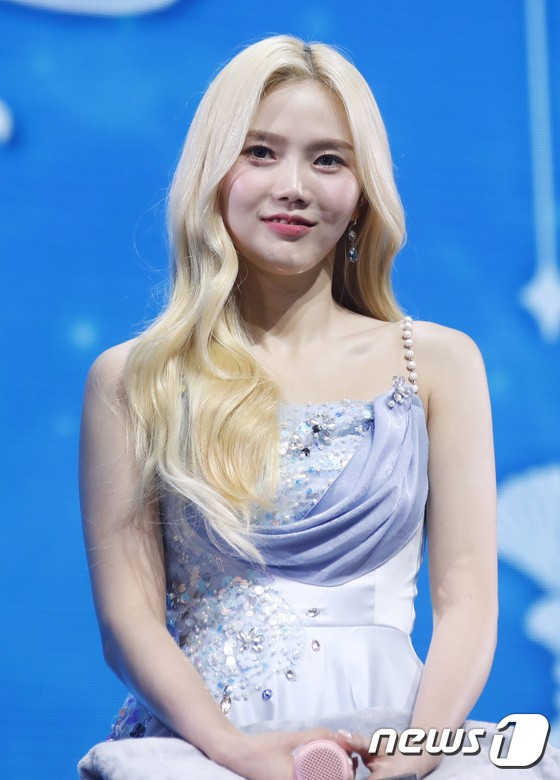 OH MY GIRL, Summer Queen is back