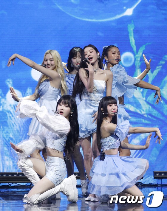 OH MY GIRL, Summer Queen is back