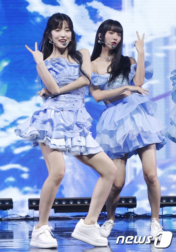 OH MY GIRL, Summer Queen is back